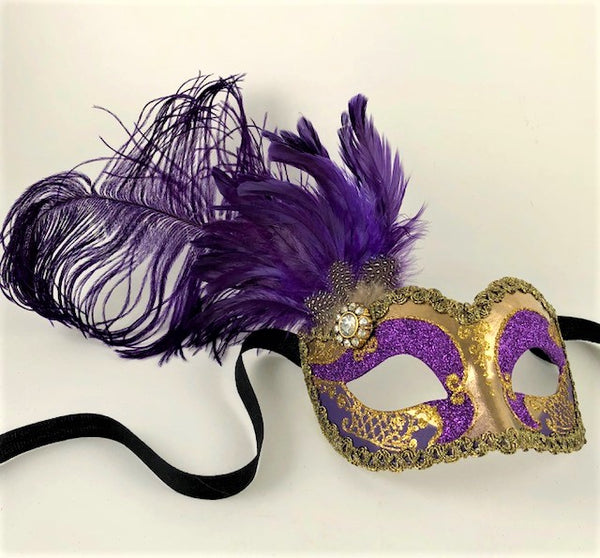 Feathered Cigno Masquerade Mask – White and Gold – Visions of Venice