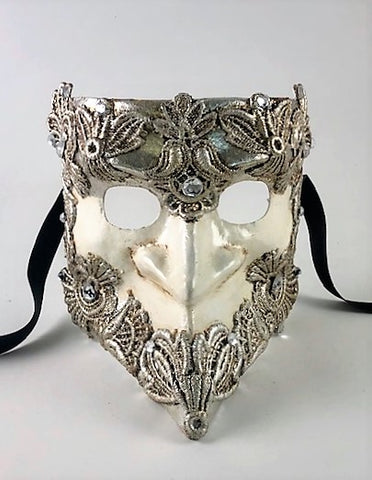 Bauta Macrame Silver and White Image