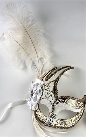 Feathered Cigno Masquerade Mask – White and Gold