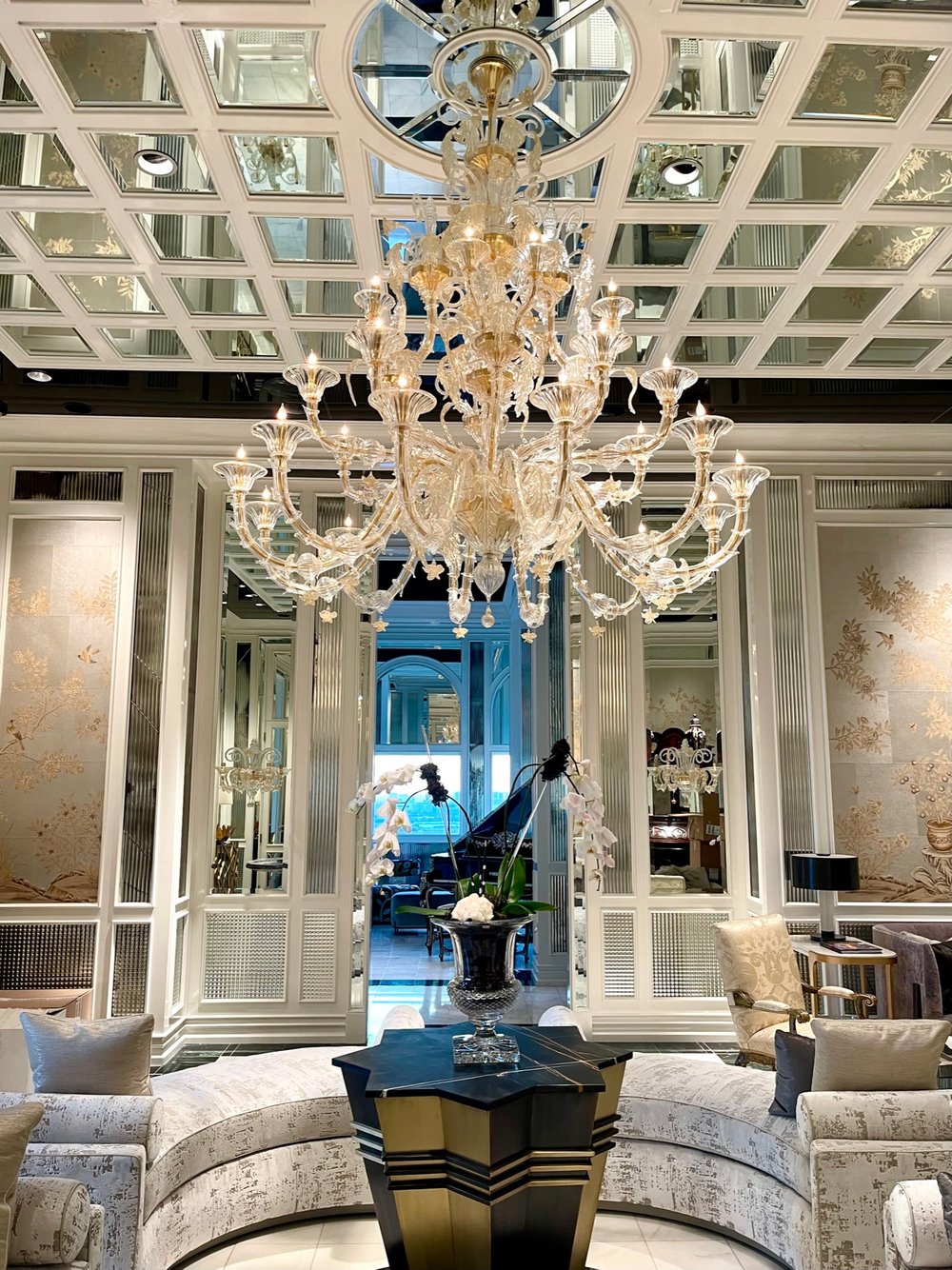 Visions of Venice, Lighting store